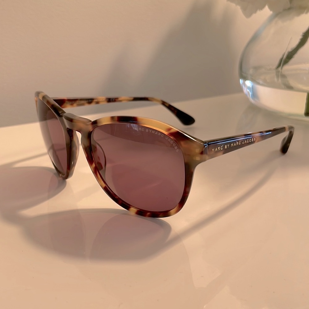 Marc Jacobs tortoiseshell sunglasses